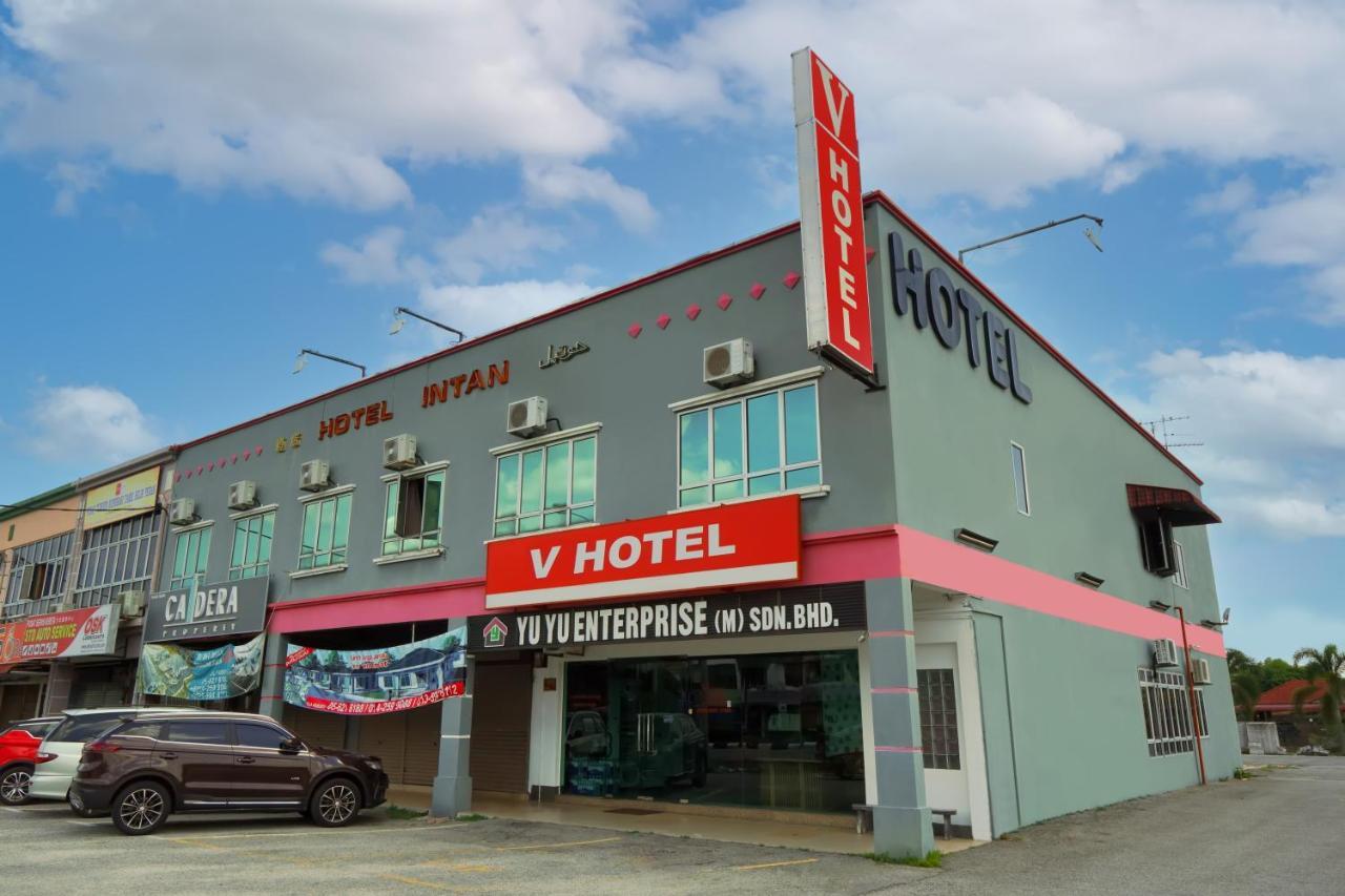 V Hotel Teluk Intan Buitenkant foto