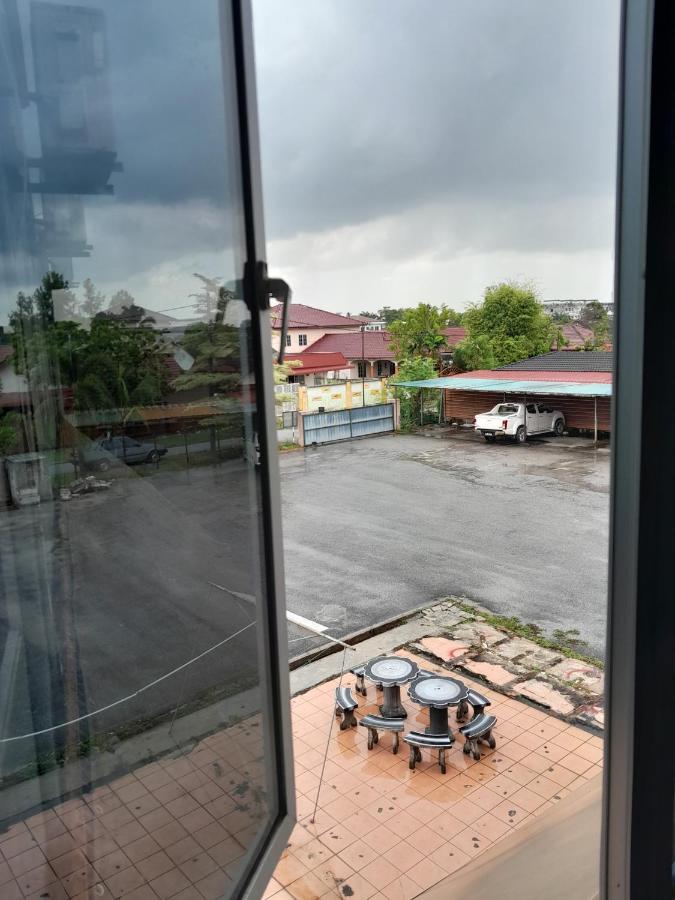 V Hotel Teluk Intan Buitenkant foto