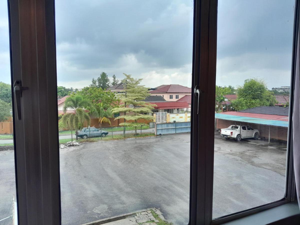 V Hotel Teluk Intan Buitenkant foto